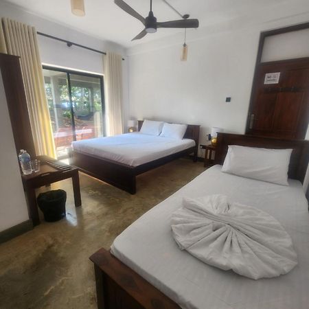 Red Sun Beach Villa Kosgoda Buitenkant foto