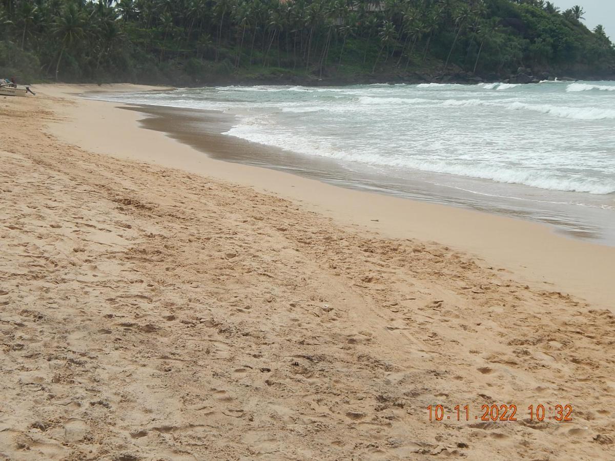Red Sun Beach Villa Kosgoda Buitenkant foto