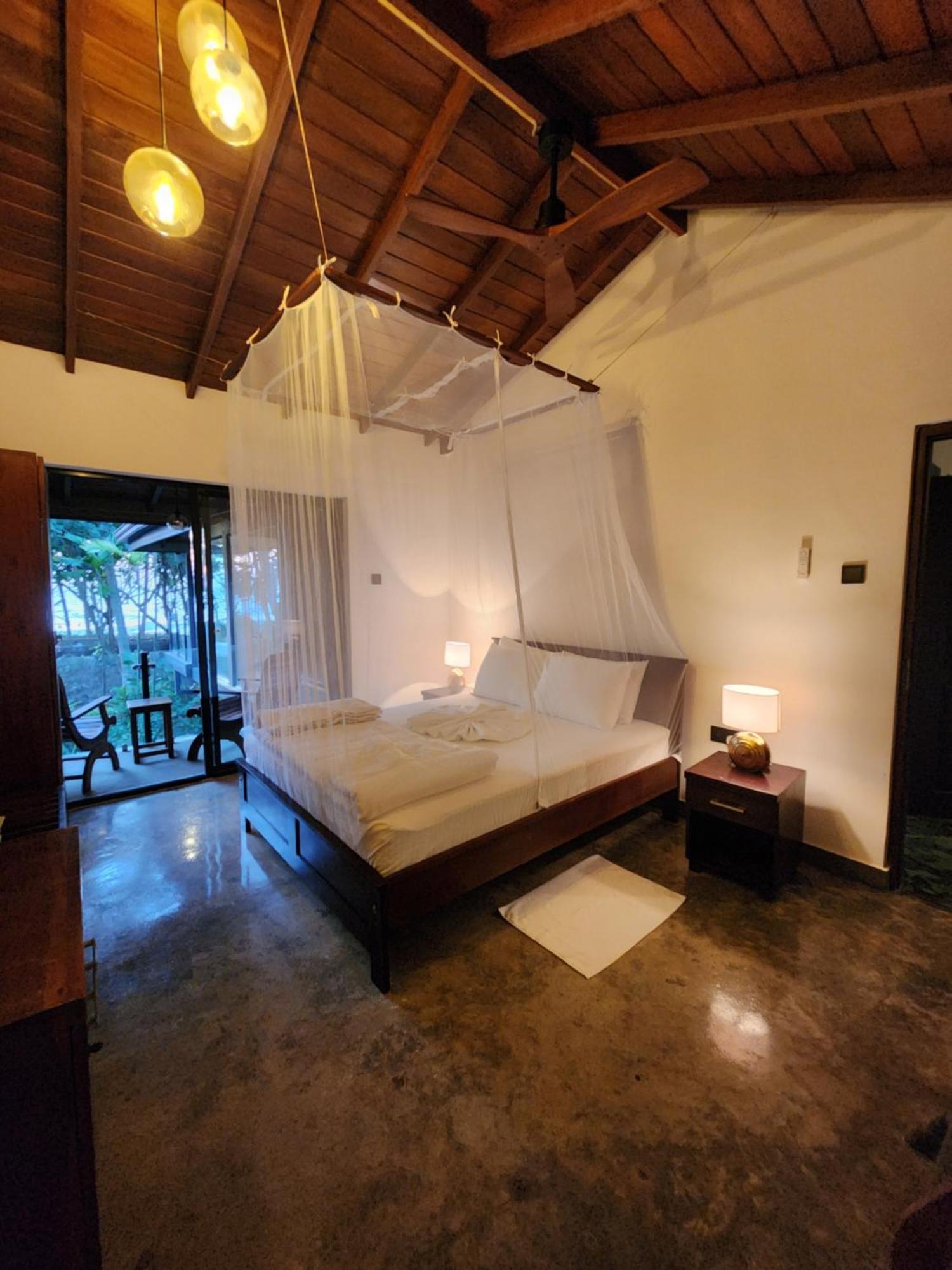Red Sun Beach Villa Kosgoda Buitenkant foto