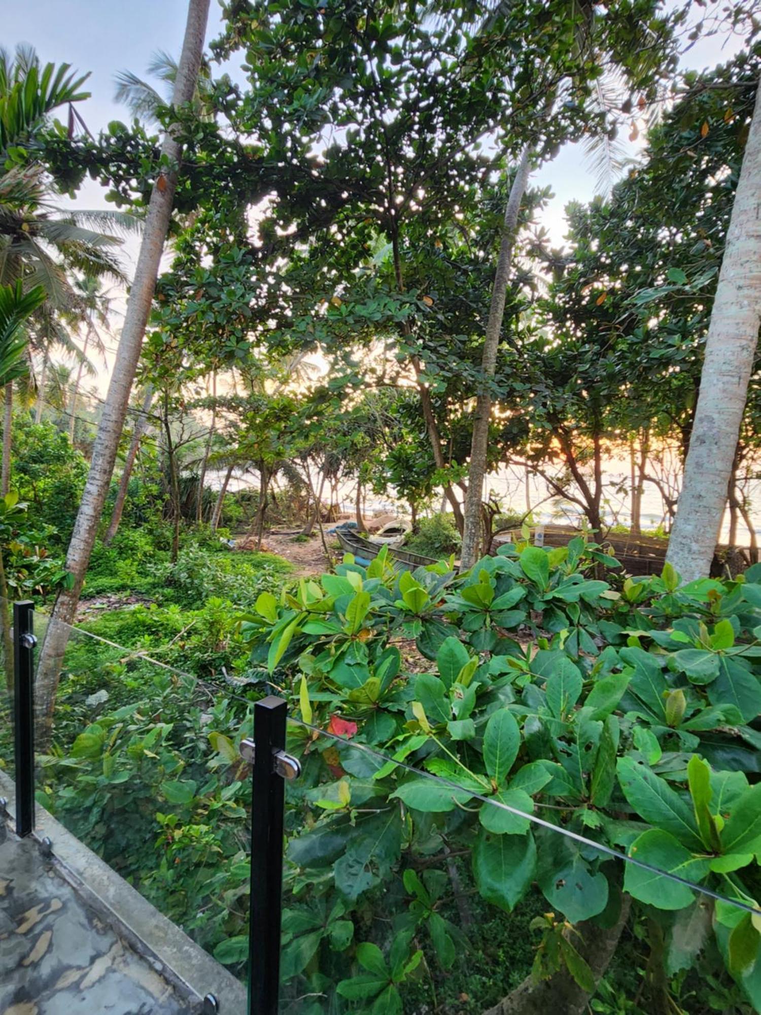 Red Sun Beach Villa Kosgoda Buitenkant foto
