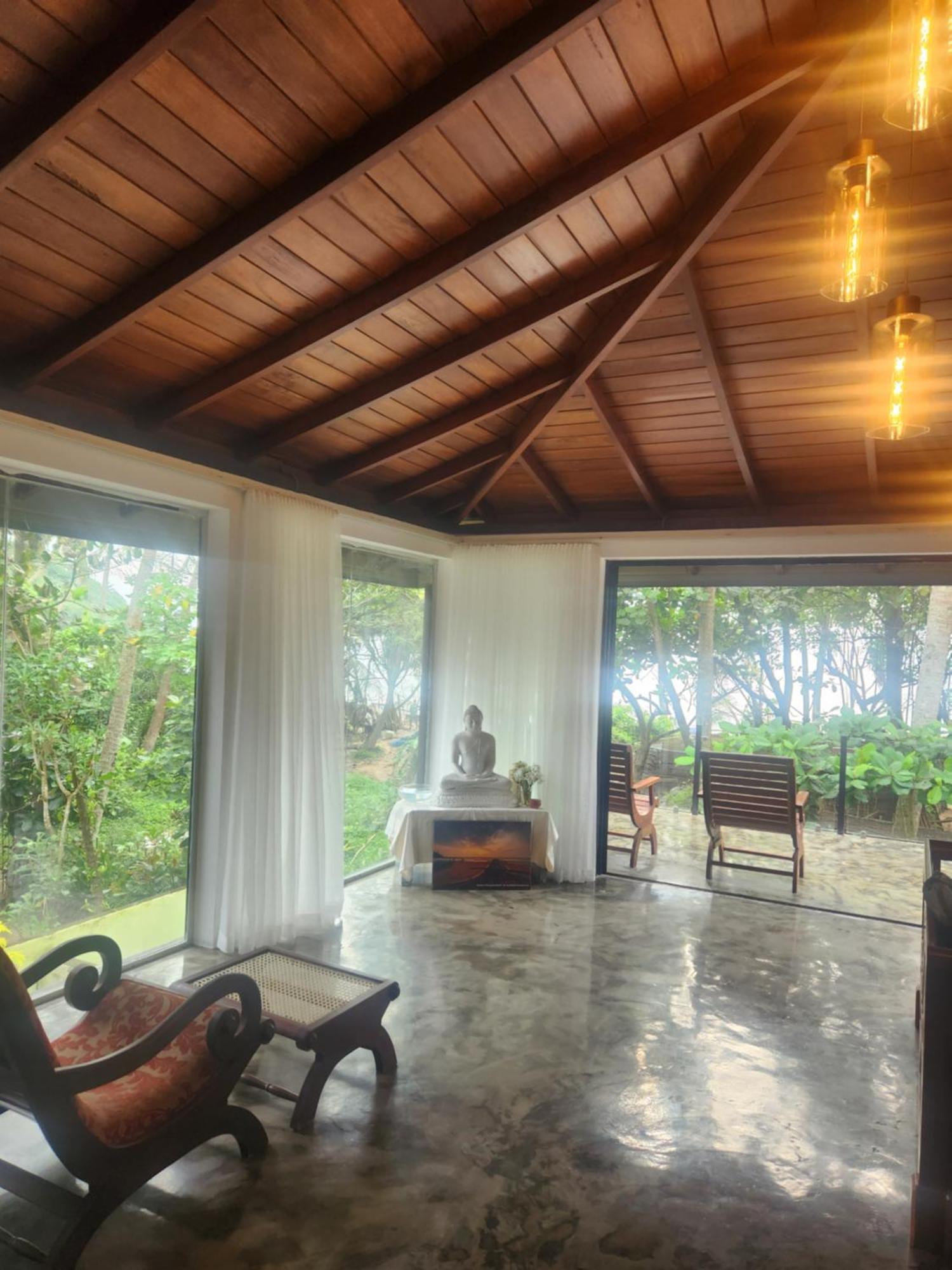 Red Sun Beach Villa Kosgoda Buitenkant foto