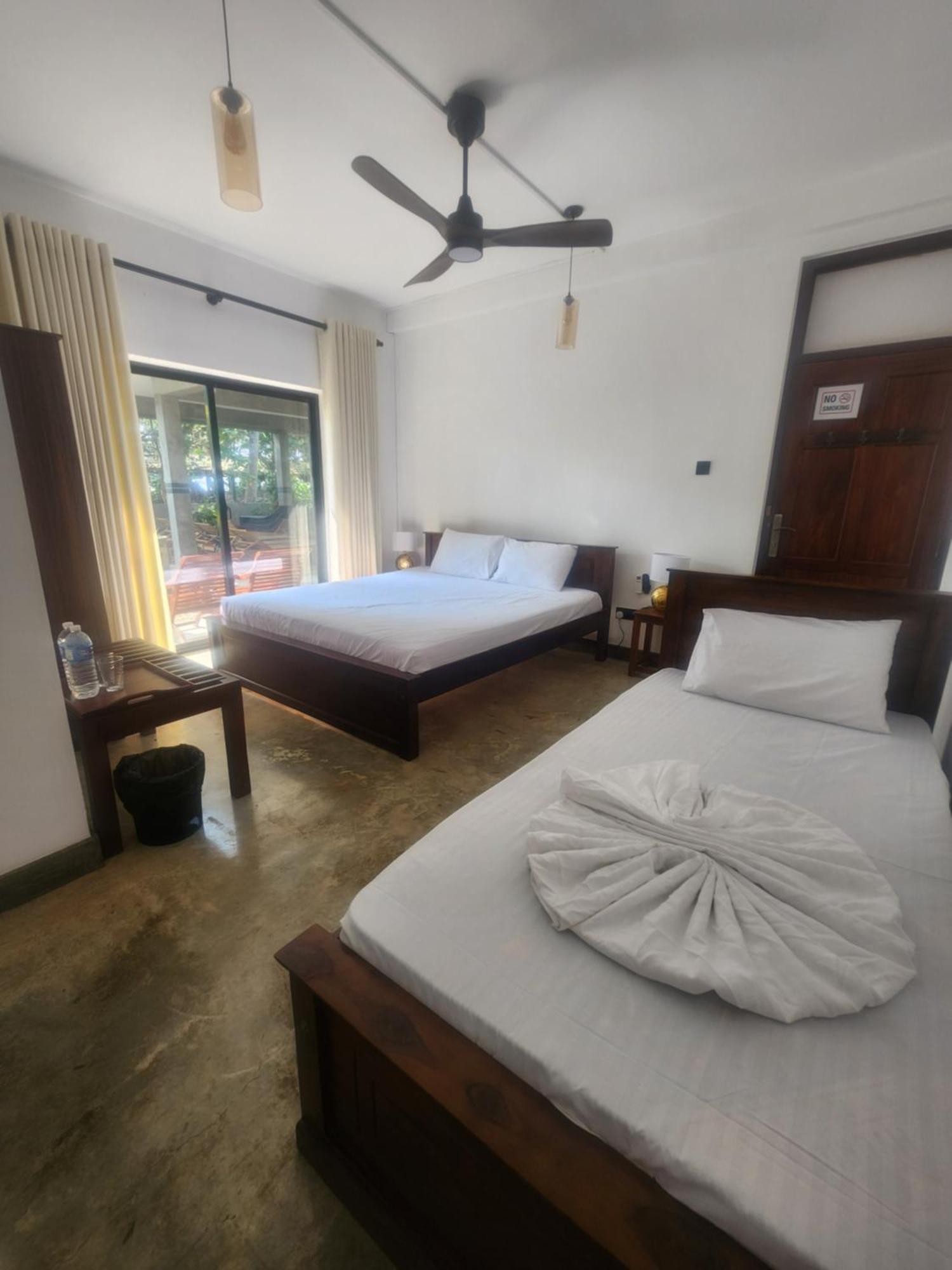 Red Sun Beach Villa Kosgoda Buitenkant foto